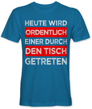 Durch den Tisch getreten